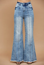 Load image into Gallery viewer, Wisteria Lane jeans - light