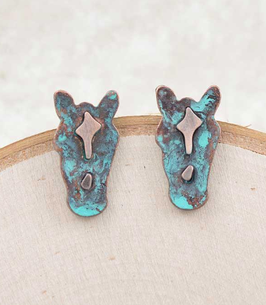 Horse head earrings - patina