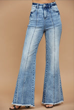 Load image into Gallery viewer, Wisteria Lane jeans - light