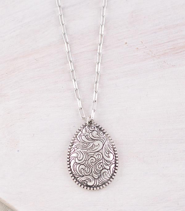 Teardrop tooled pendant necklace