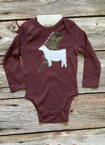 Burgandy white heifer & camo onesie- 12-18M