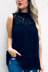 Lace trim sleeveless top- black