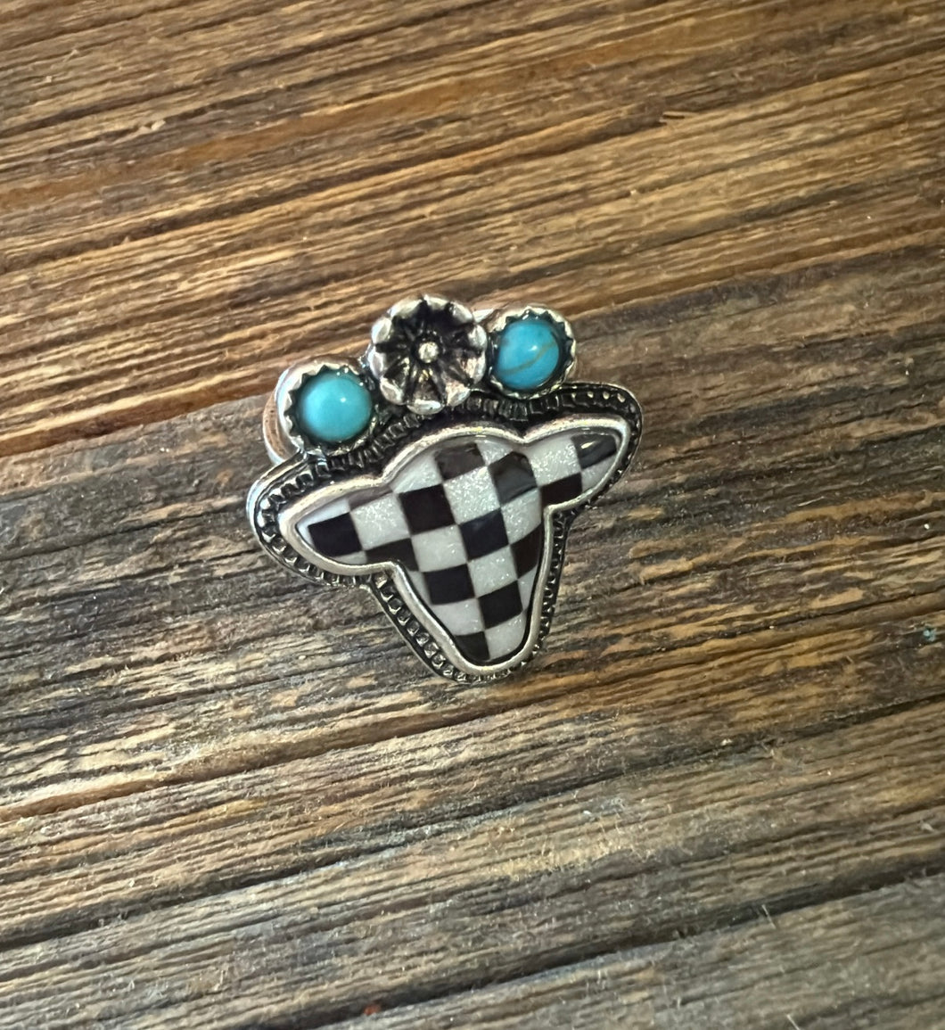 Checkered heifer ring