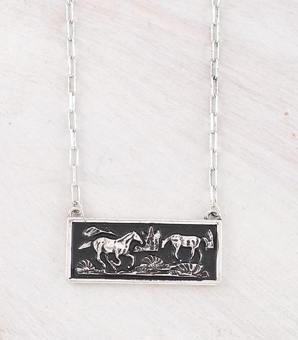 Bar horse necklace