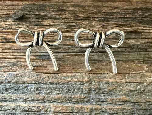 Bow earrings