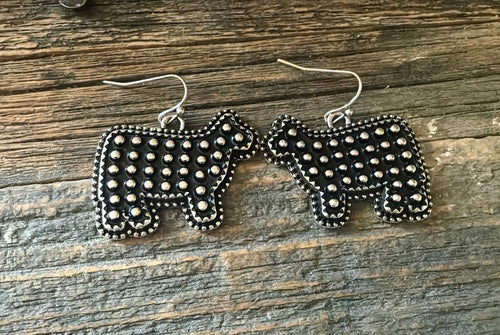 Dotted heifer earrings