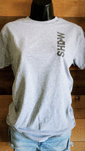 Load image into Gallery viewer, Show-crewneck